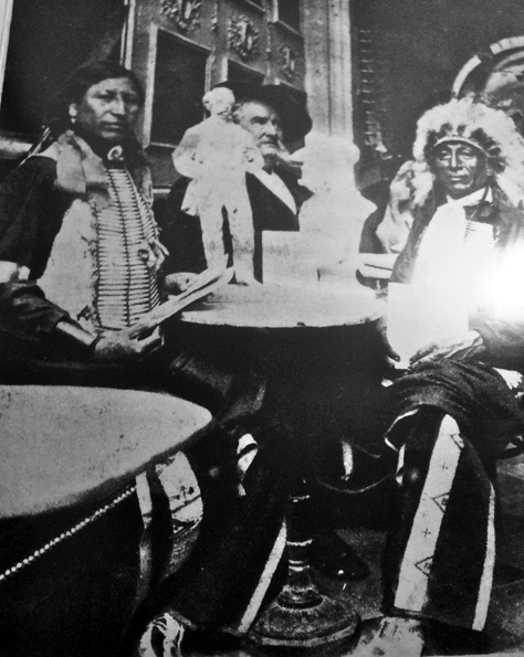 Buffalo Bill al Caffè Greco con Alce Nero e Toro Seduto