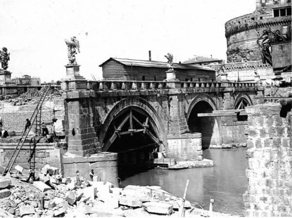 Il prolungamento di Ponte Sant'Angelo nel 1892